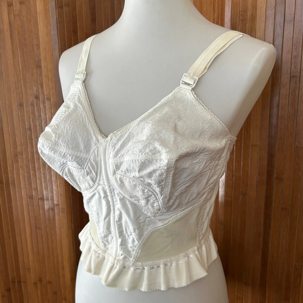 Vintage Carnival Longline Bullet Bra 38D White Lace Cone Bustier Torsolette